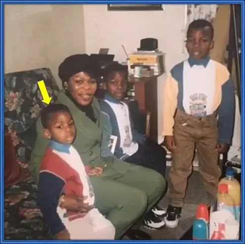 Treffen Sie Paul Pogbas Eltern - seine Mutter (Yeo Moriba Pogba) und seinen sanften Vater (Fassou Antoine Pogba).