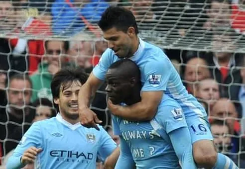 I successi e le buffonate dell'italiano al Manchester City lo hanno reso popolare tra i tifosi di calcio di tutto il mondo.