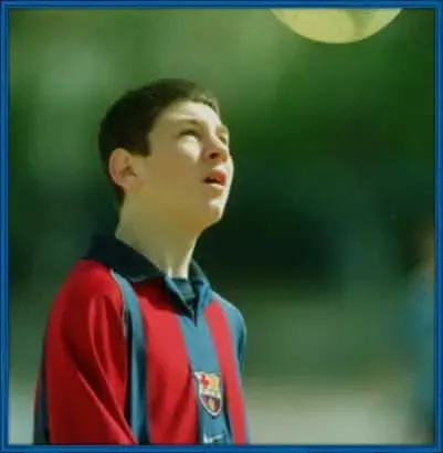 He aqu&iacute; Lionel ... pidiendo al Dios del f&uacute;tbol; &iquest;Cu&aacute;ndo vendr&aacute;s en mi ayuda?