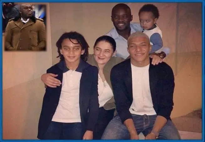 Kylian Mbappe fullst&auml;ndiga familjefoto.
