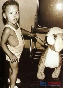 C'est le Brésilien Ronaldo, enfant.