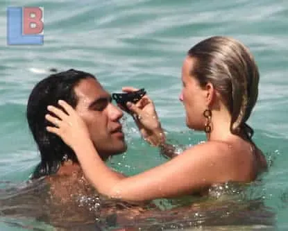 Radamel Falcao Love Story- Lorelei Tarón helping her husband.