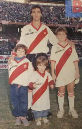 Gonzalo Higuain (Centre), Nicolas Higuain (Right) and Federico Higuain (left).