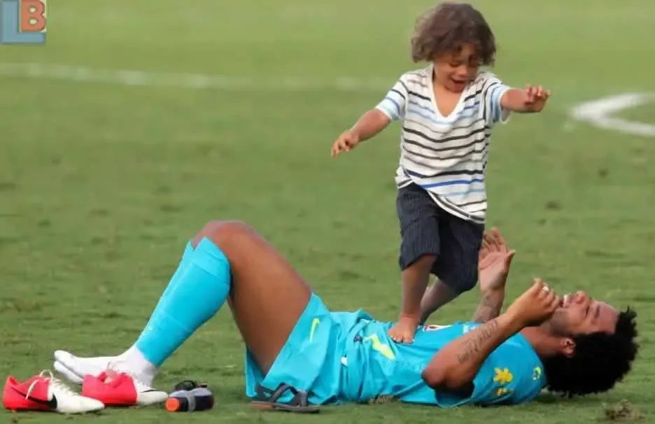 Marcelo plays with Son, Enzo Gattuso Alves Vieira.