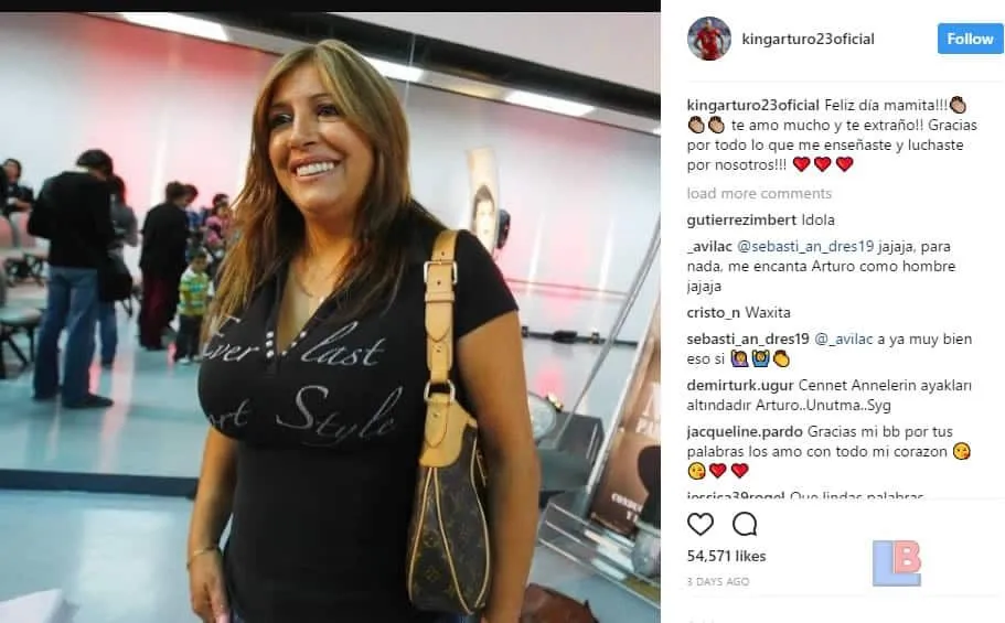 Arturo Vidal praising his super mum, Jacqueline Pardo on Instagram.
