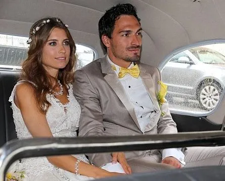 The wedding between Cathy Fischer and Matt Hummels.