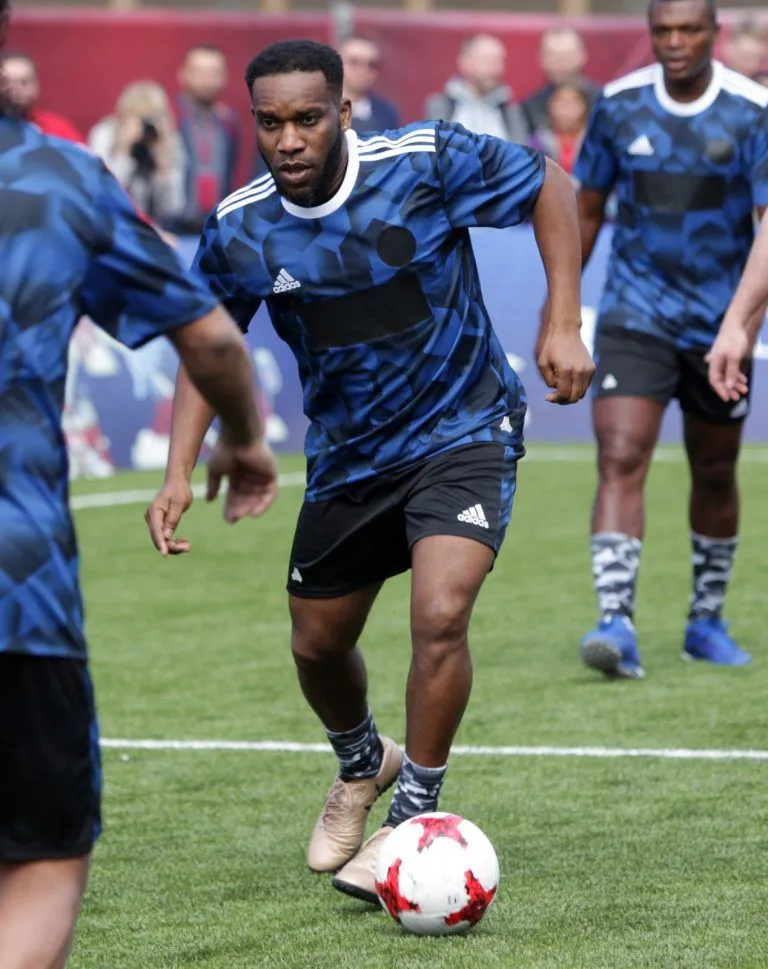 Jay-Jay Okocha Kindheit Geschichte plus unsäglichen Biographie Fakten