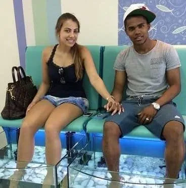 Meet the two love birds - Douglas Costa and Luisa Ramos.