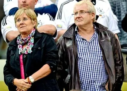 This is Luise Sch&uuml;rrle and Joachim Sch&uuml;rrle - Andre Schurrle's Parents.