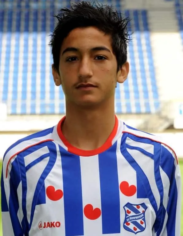 Le prodige du football a commenc&eacute; &agrave; s'entra&icirc;ner avec le SC Heerenveen d&egrave;s l'&acirc;ge de 14 ans.