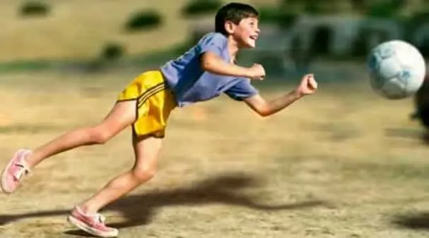 A Rare picture of Iker Casillas serving as a goalkeeper during a football match in his neighbourhood. Credit: RTVE.