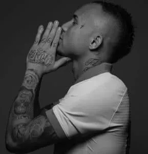 Everton Soares Religion.