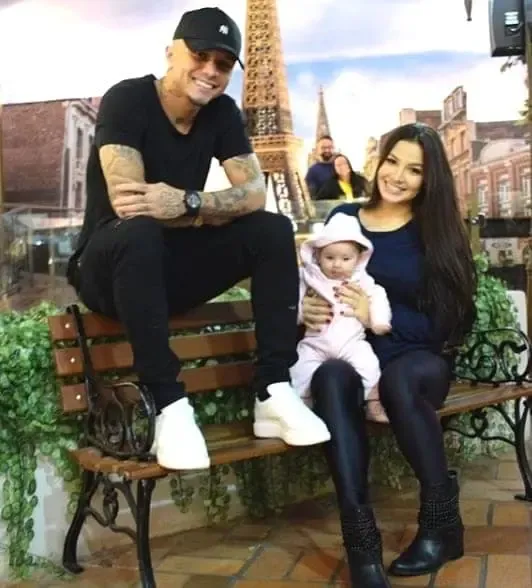 Everton Soares and Family.