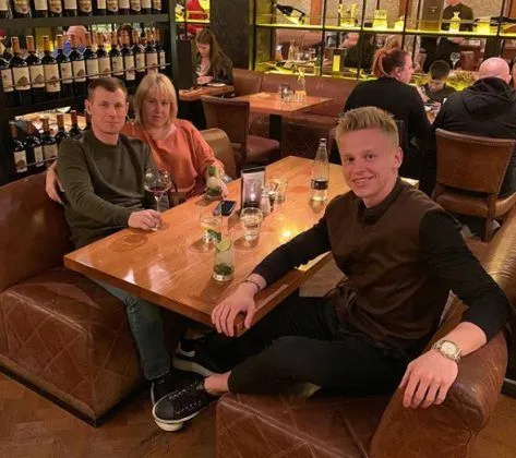 Oleksandr Zinchenko Parents.
