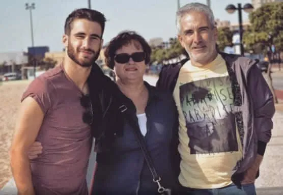 Rafa Silva with his supportive parents. Image Credit: ZeroZero.
