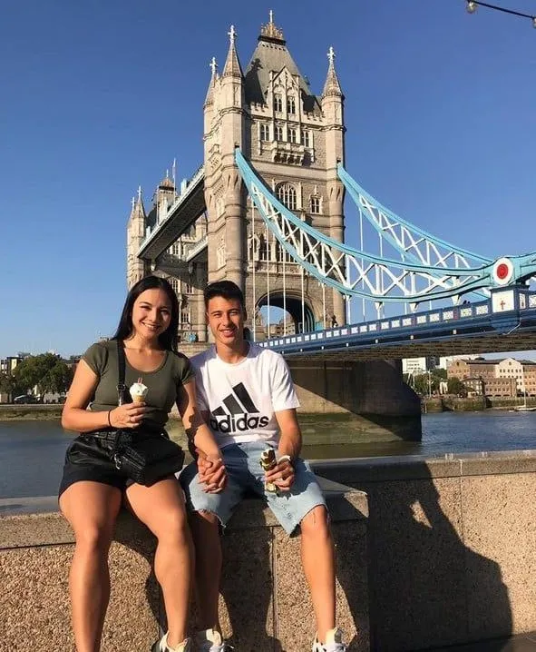Gabriel Martinelli and Girlfriend at the London's Tower Bridge. Credit to IG