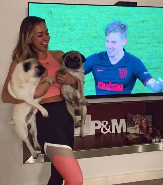Patricia Noarbe celebrating the moment her boyfriend brought down Liverpool. Credit: IG