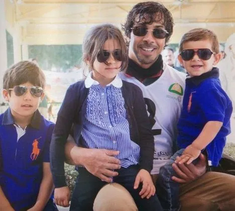 Sheikh Mansour with some of his children. 📷: DMI.