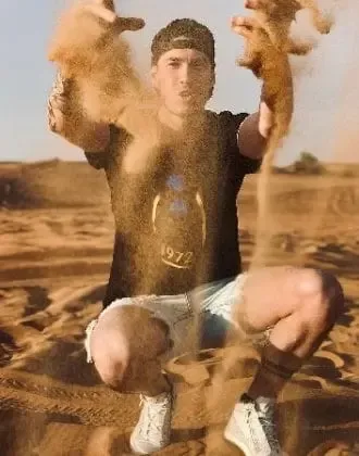 The centre-back believes just a grain of sand is enough to make him happy.