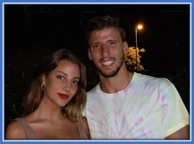 Conhe&ccedil;a Mariana Gon&ccedil;alves, a senhora que tem a chave do cora&ccedil;&atilde;o de Ruben Dias.