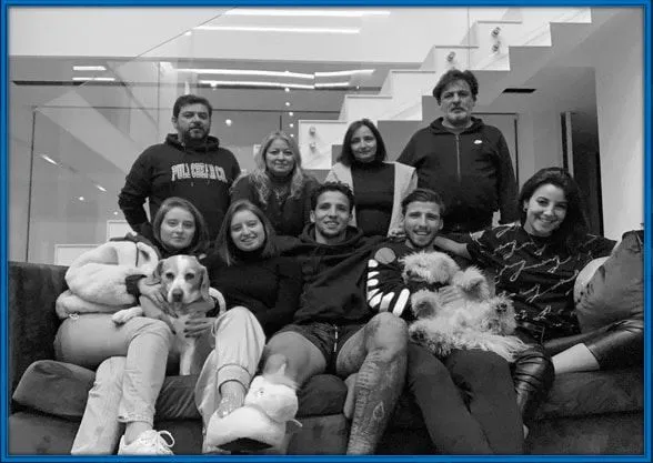Eis a ador&aacute;vel fam&iacute;lia de Ruben Dias.