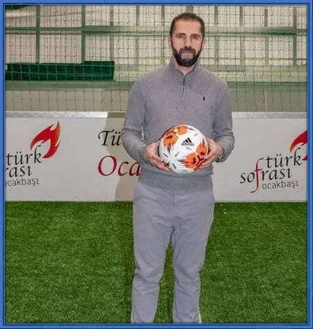 Hakan Calhanoglu dad