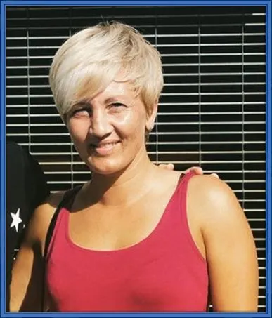 Meet Soneira Tasende Anon. She is the beautiful mum of Angelino.