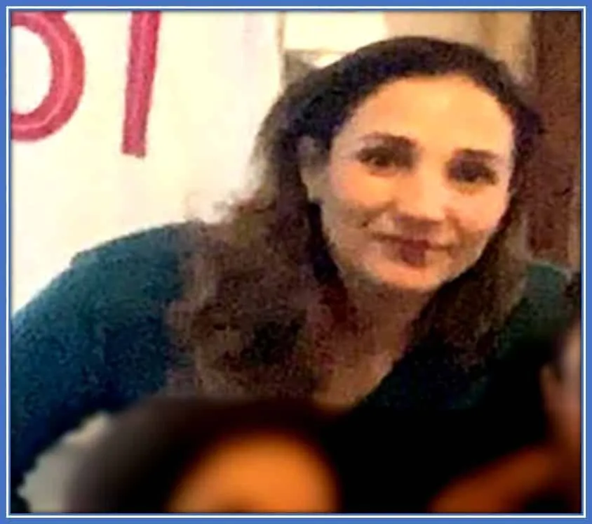 Ozan Kabak's mother. Still beautiful in her age.