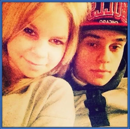 Leandro Trossard's Sister. Both siblings have good memories of their childhood.