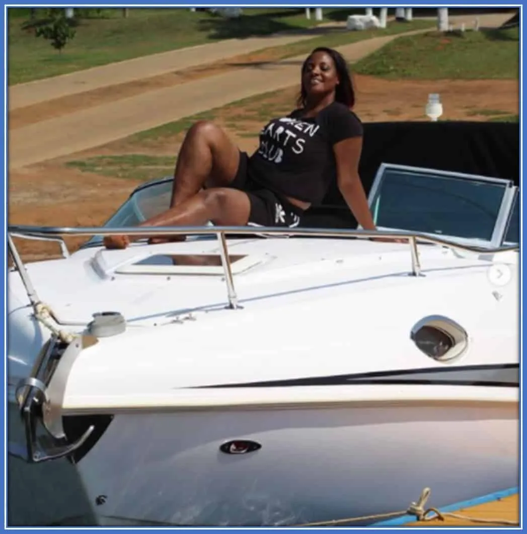 This is what having a successful footballer as a son can cause. Marianela is enjoying the best of life.
