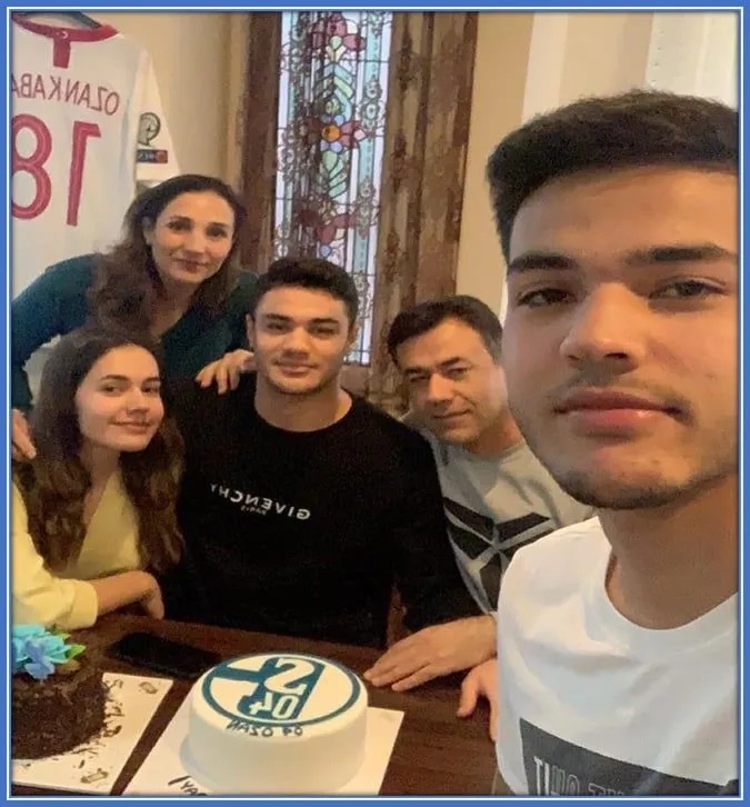 Ozan Kabak's Family. He grew up alongside his elder sister and a younger brother named Emre.