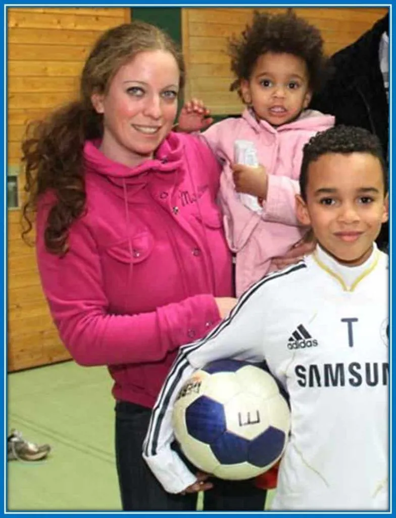 Meet Carolin - The Super Mum.