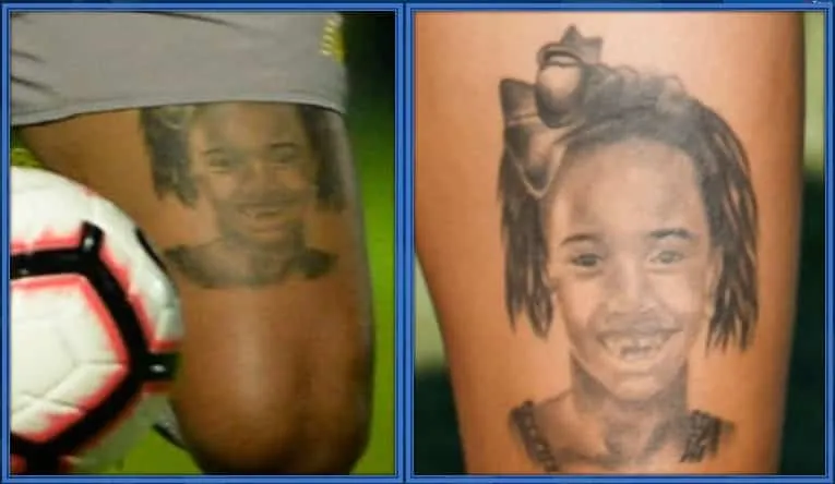Eder Militao's sister is represented as a tattoo on his lap.