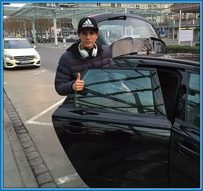 This is Manuel Locatelli's Car. He is not after luxury.