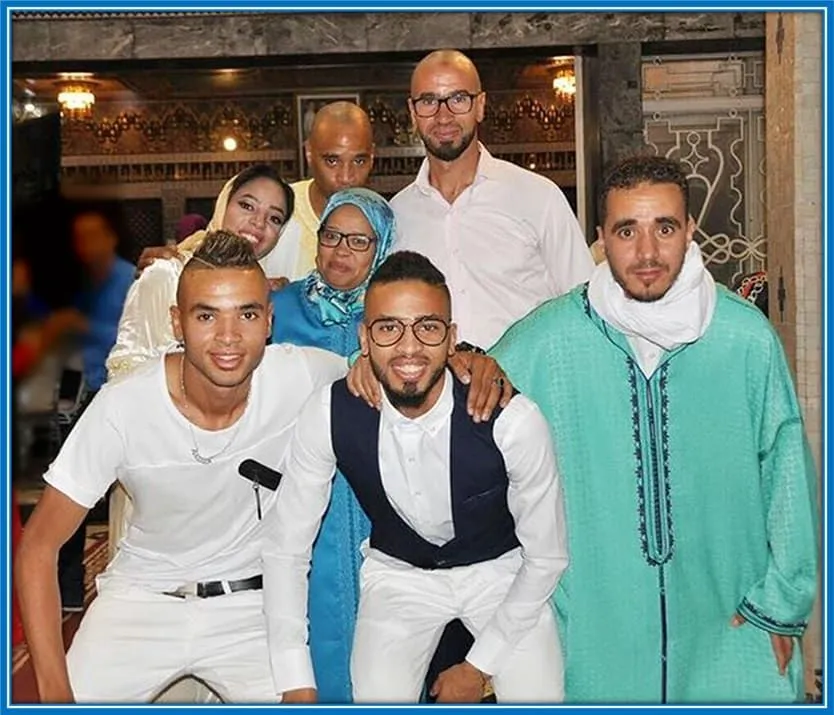 This is Youssef En-Nesyri Family. His Dad, Mum, Brother, Sister and (likely), some Family Relatives.