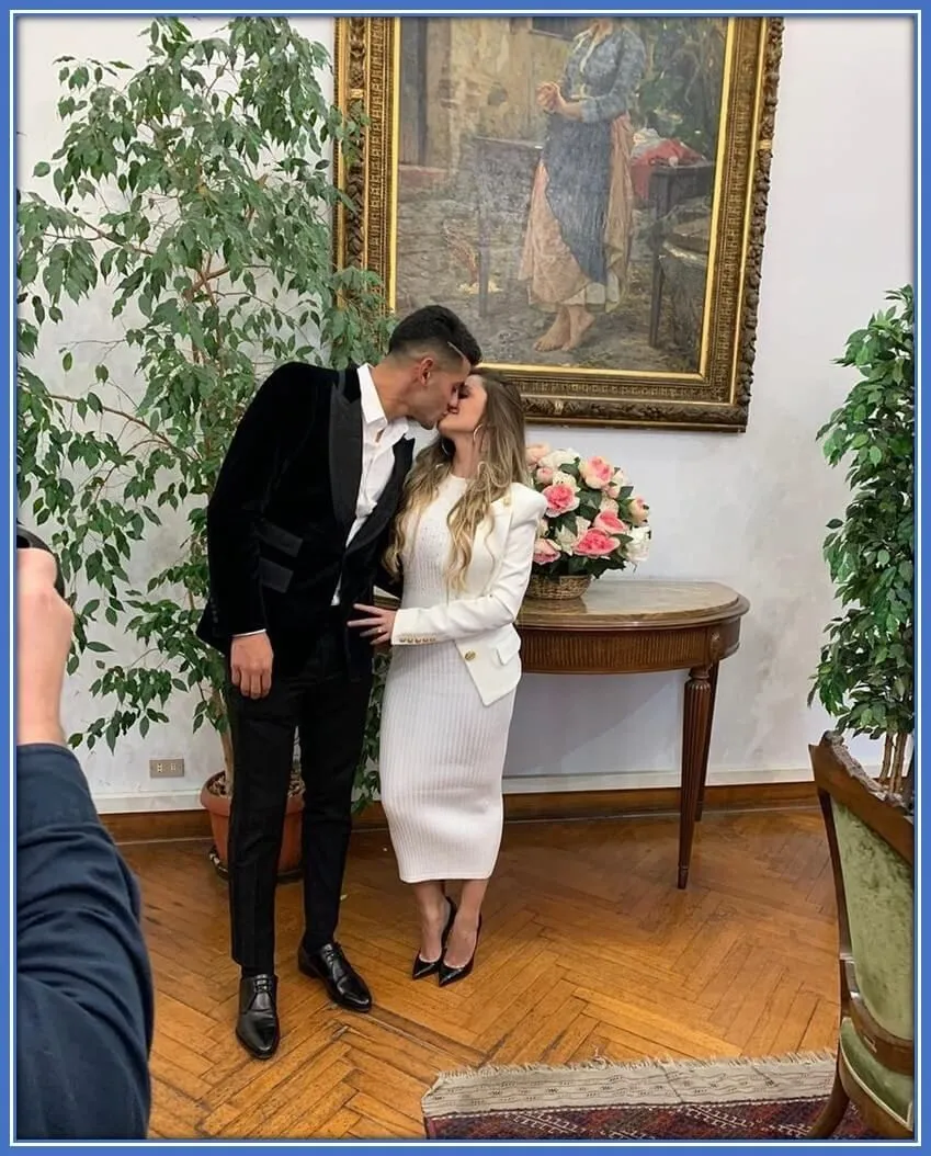The newly wedded couples kissed each other after taking the marital vows.