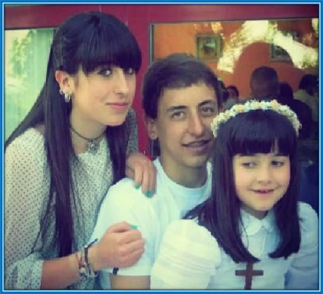 Cristina, Mikel and Elene - taking a pose for a photo (years back).