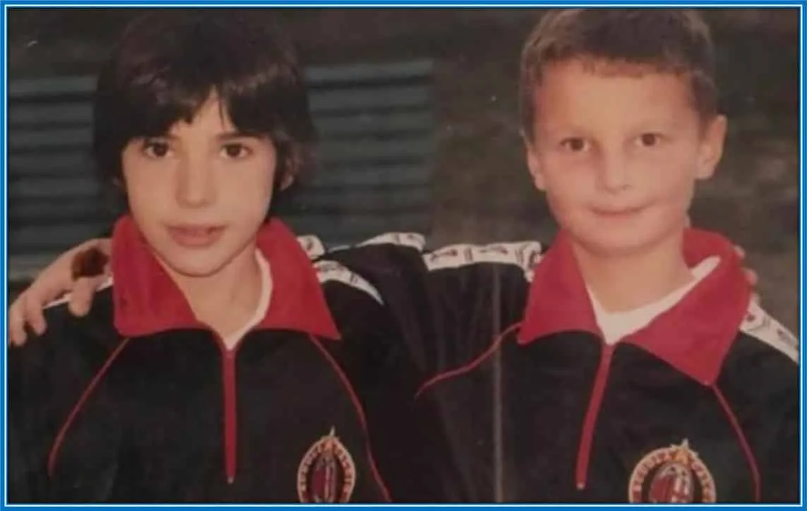 Tonali with the Lombardia Uno uniform in the company of his companion and friend Andrea Ferrari