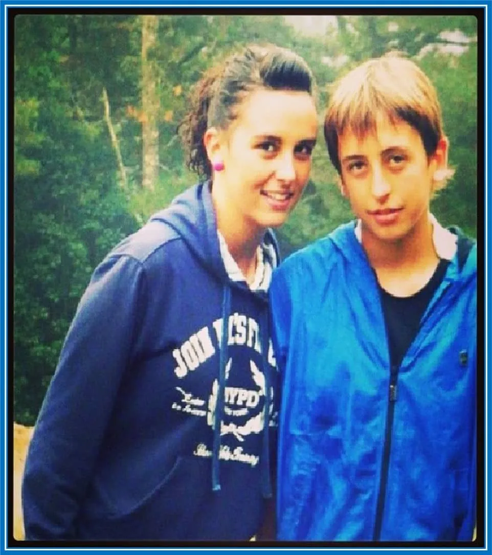 Cristina and Mikel have remained very close - since their childhood.