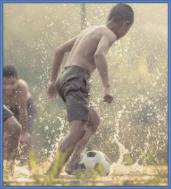As a child, he passed through the 10 golden rules of boyhood football.
