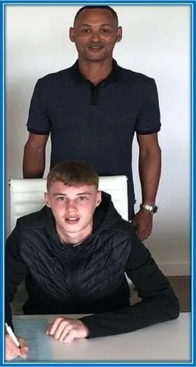 Cole Palmer's Father is a man of vision. He has looked after his son's career since his childhood.