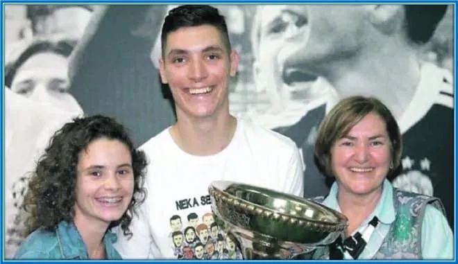 Nikola is the pride of his Family. Here, he celebrates one of his early trophies with his Mum (Nadežda) and little sister (Jelena).