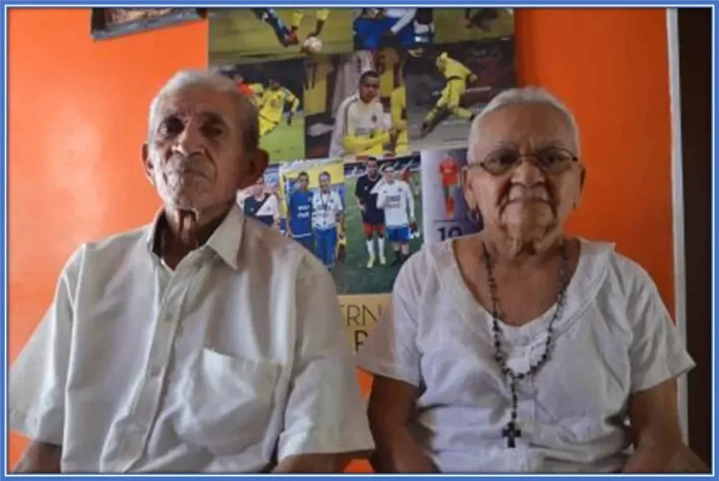 This is Jacob D&iacute;az and his wife, Rosaura Jim&eacute;nez (before she died). They are the proud parents of Luis Diaz's Dad (Luis Manuel D&iacute;az).