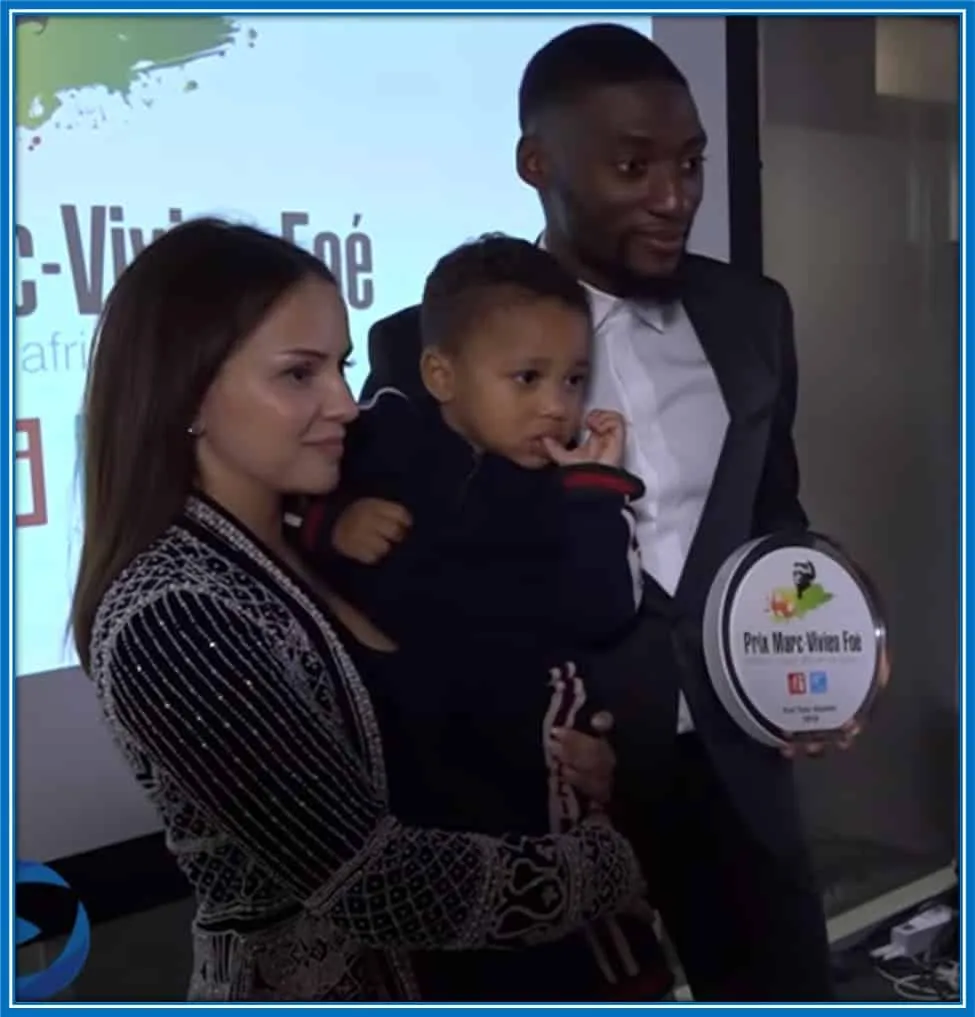 Incontra Karl Toko Ekambi Moglie e amato figlio.
