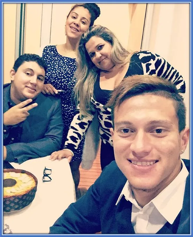 Otavio's siblings (his brother and sister) love to be around their mother, Claudia Val&eacute;ria Mendes.