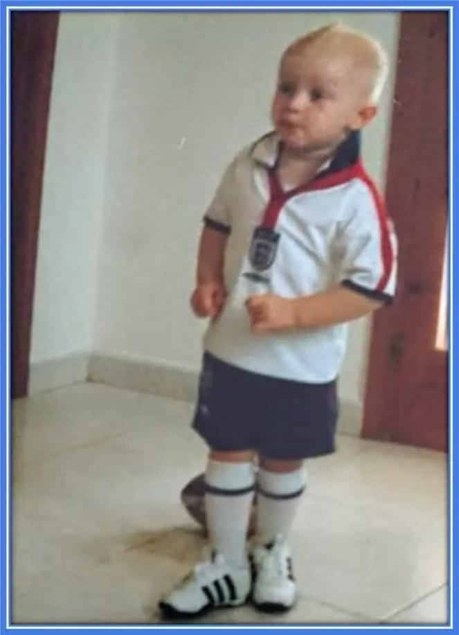 Can you notice the rugby ball behind him?... it is a reflection of Jarrad's passion for the sport, as well as football.
