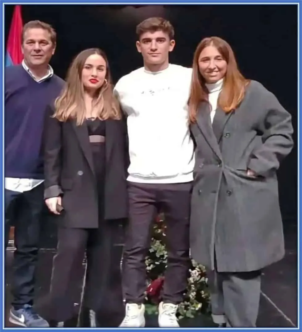 From left to right - Pablo Páez (Gavi's Father), Aurora Paez Gavira (Gavi's sister), Pablo Gavi, Gavinin Anasi (Gavi's Mother).