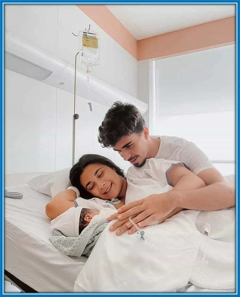 Witnessing the birth of his daughter (Mafalda) is the most amazing thing Vitinha can think of.