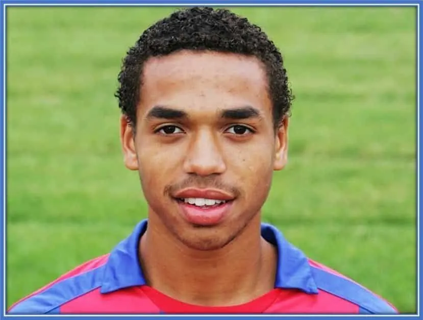 Lewwis Spence not related to Djed Spence. They, of Jamaican family heritage are not brothers or relatives.