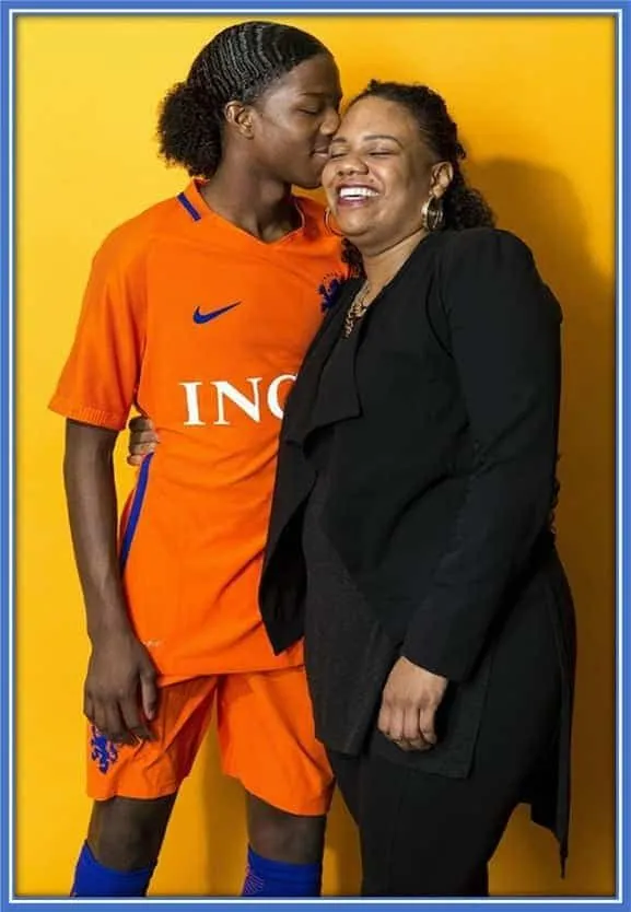 Meet one of Tyrell Malacia's Parents - his lovely Mum.